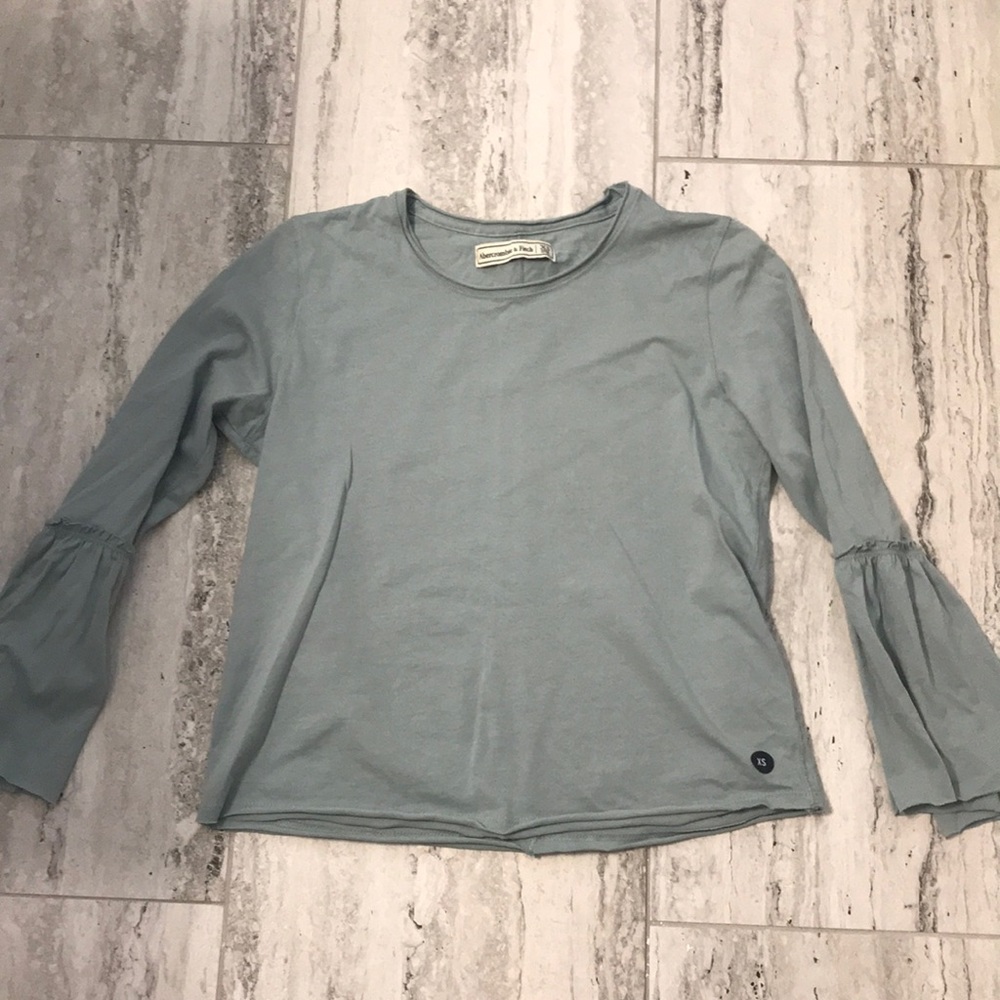 Women’s Abercrombie & Fitch green shirt